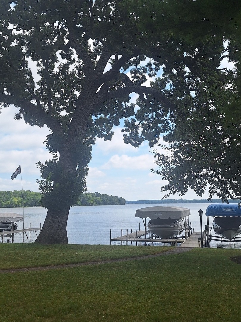 171 Waltonian Terrace, Fox Lake, IL 60020