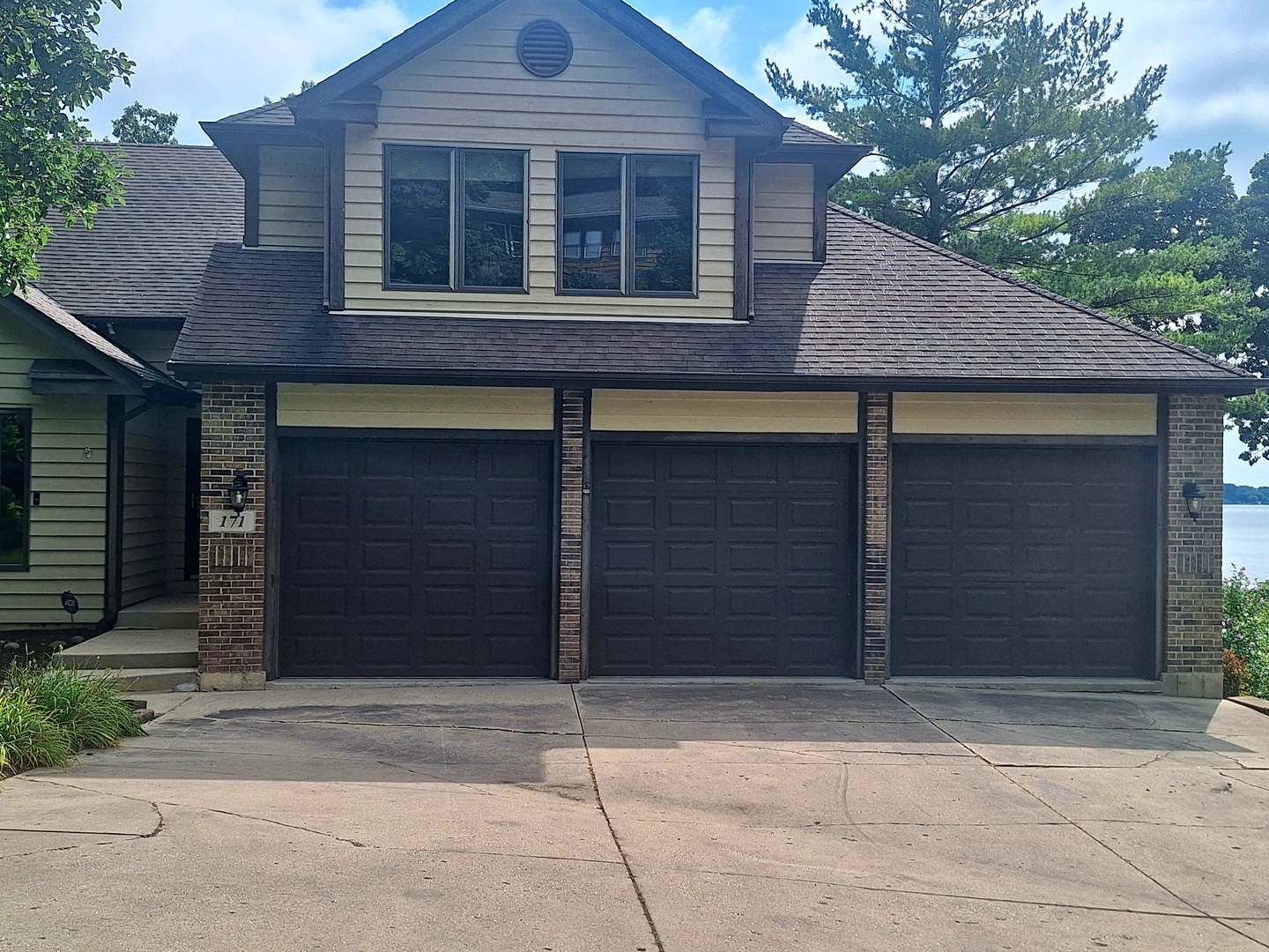 171 Waltonian Terrace, Fox Lake, IL 60020