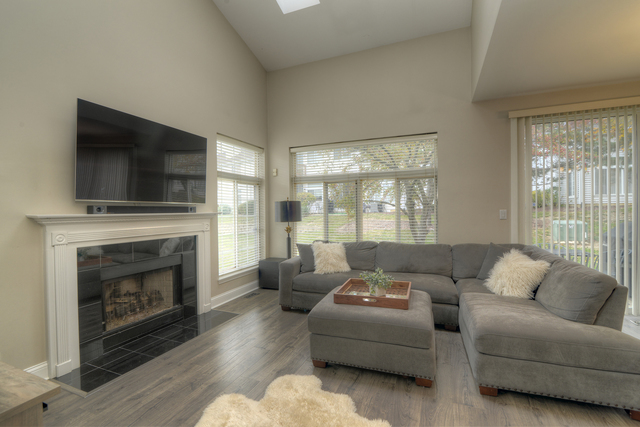 967 Ripple Ridge Cove, Darien, IL 60561