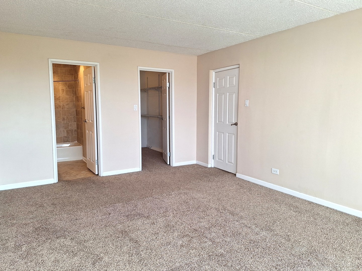 2015 S Finley Road #203, Lombard, IL 60148
