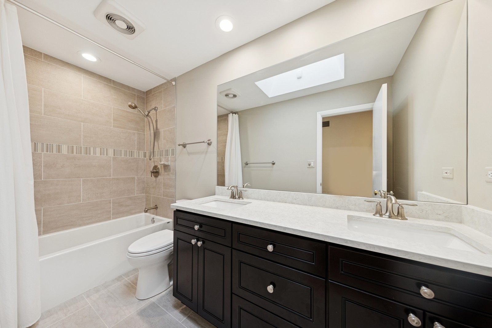 36 Mockingbird Lane, Oak Brook, IL 60523