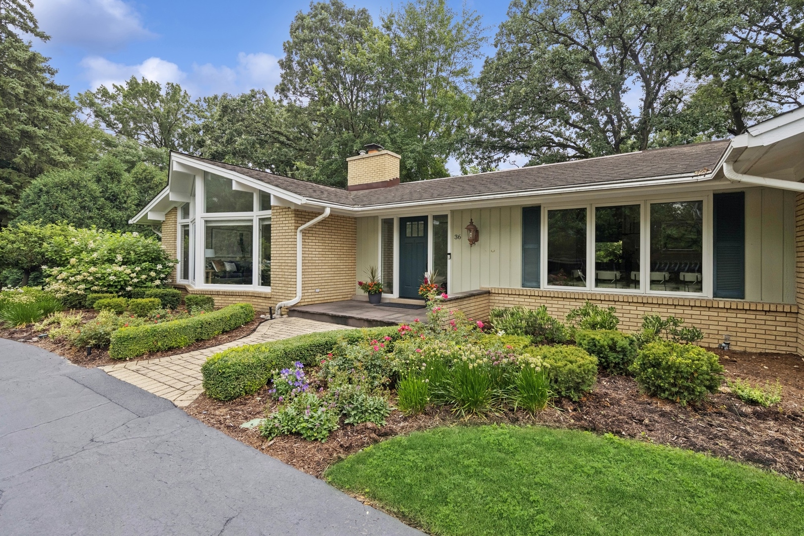 36 Mockingbird Lane, Oak Brook, IL 60523