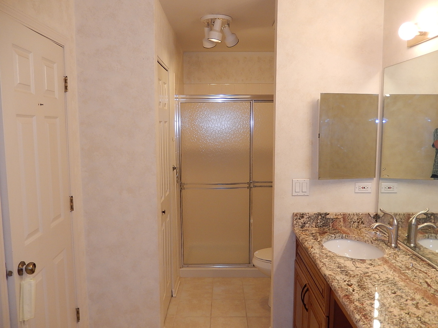 2814 Gilcrest Court, Schaumburg, IL 60193