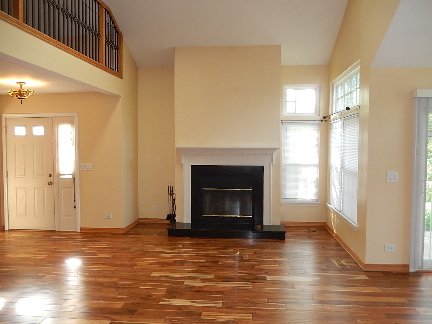2814 Gilcrest Court, Schaumburg, IL 60193