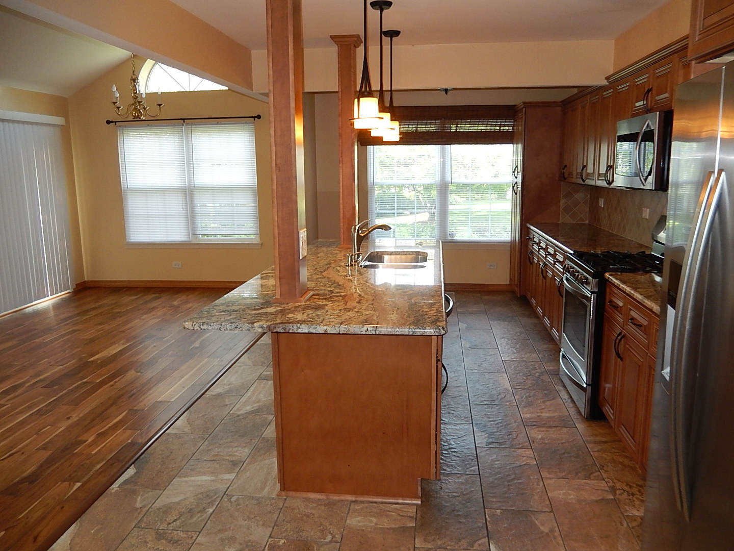 2814 Gilcrest Court, Schaumburg, IL 60193