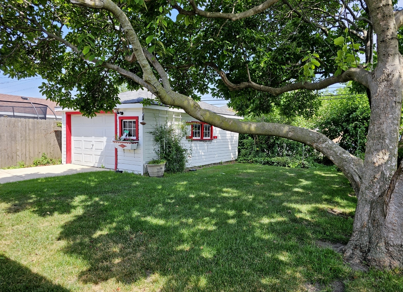 3132 W 101st Place, Evergreen Park, IL 60805