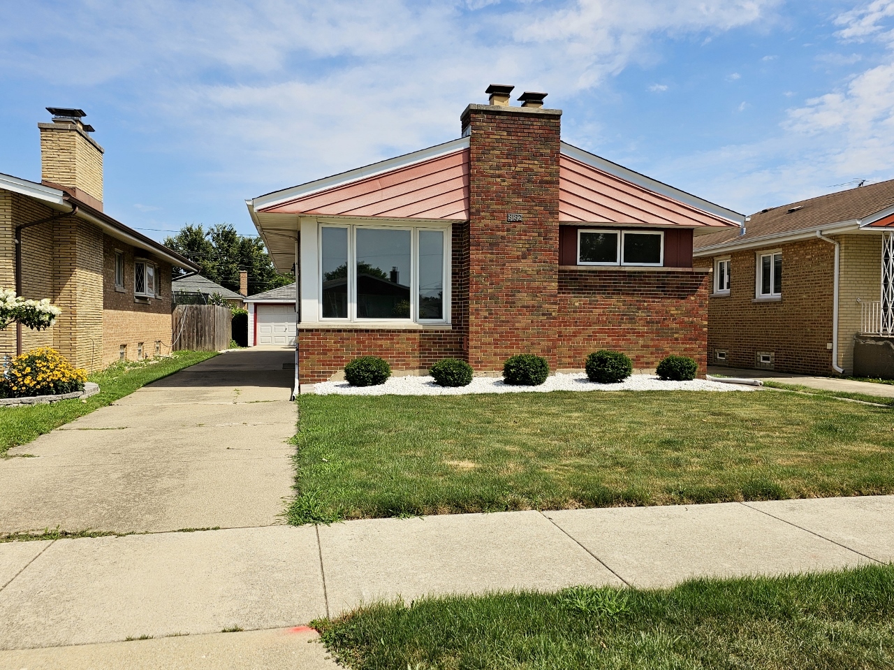 3132 W 101st Place, Evergreen Park, IL 60805