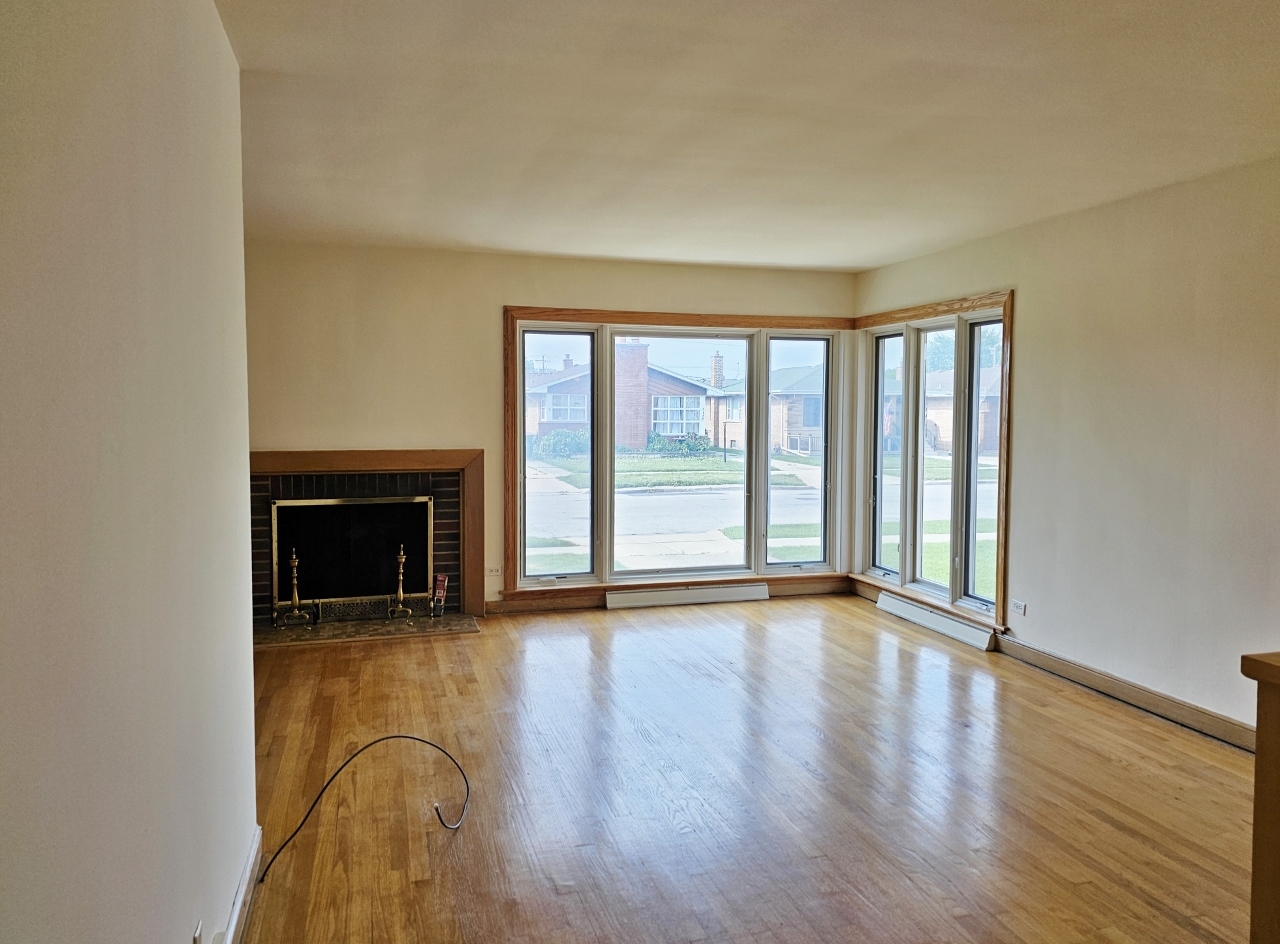 3132 W 101st Place, Evergreen Park, IL 60805