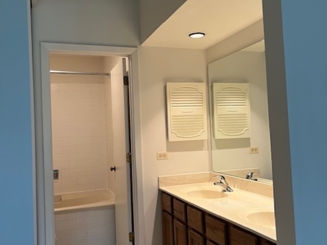 852 Dracut Lane, Schaumburg, IL 60173