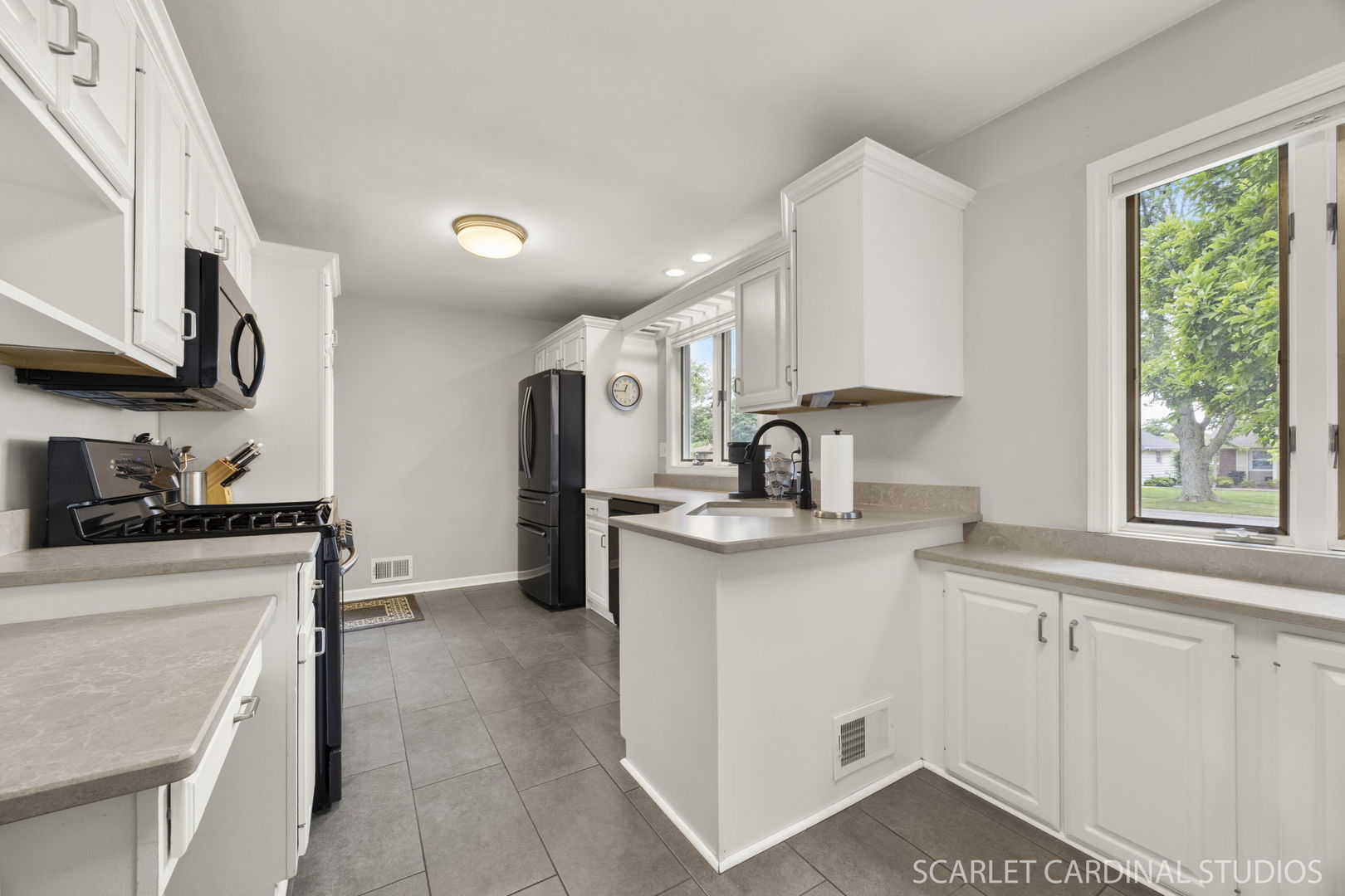 22 W Jackson Street, Villa Park, IL 60181
