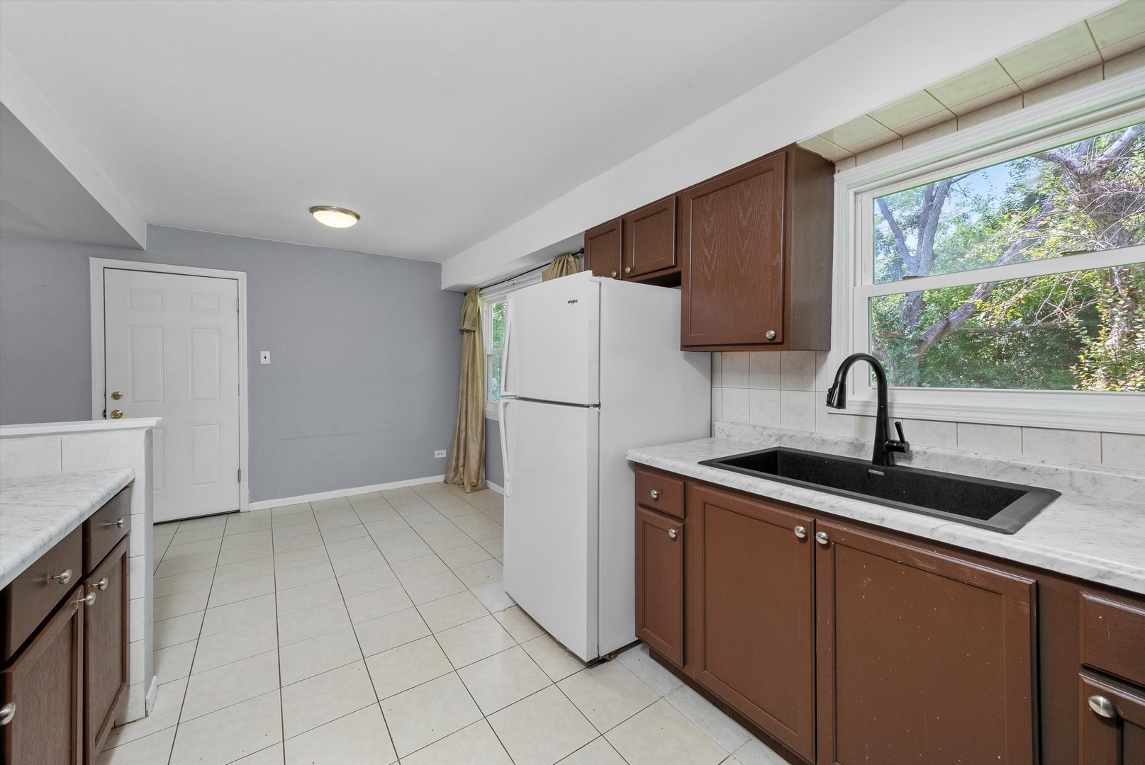 180 WASHINGTON Street, Park Forest, IL 60466