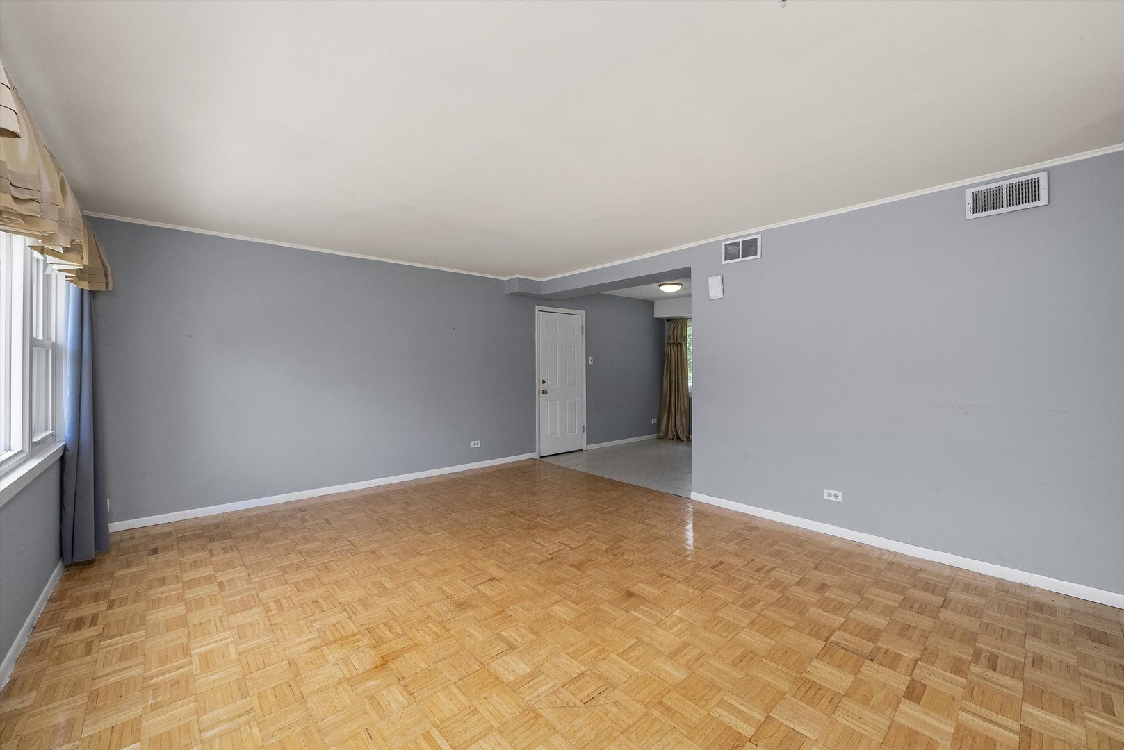 180 WASHINGTON Street, Park Forest, IL 60466