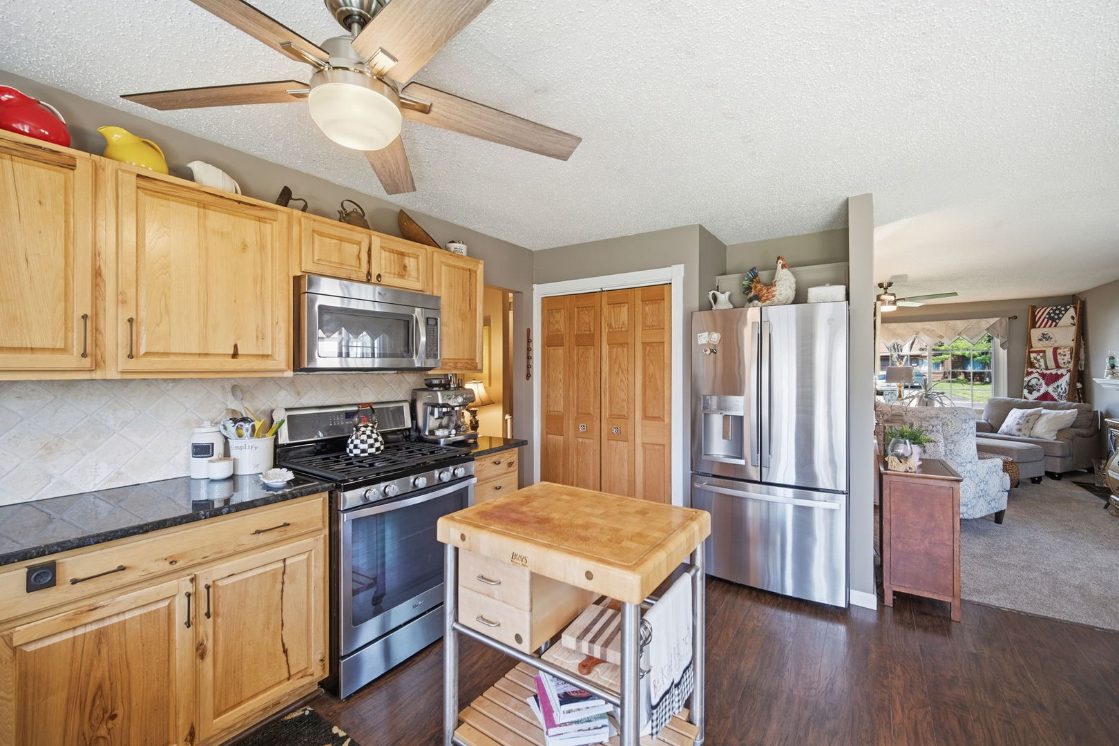 2S631 Angeline Court, Warrenville, IL 60555