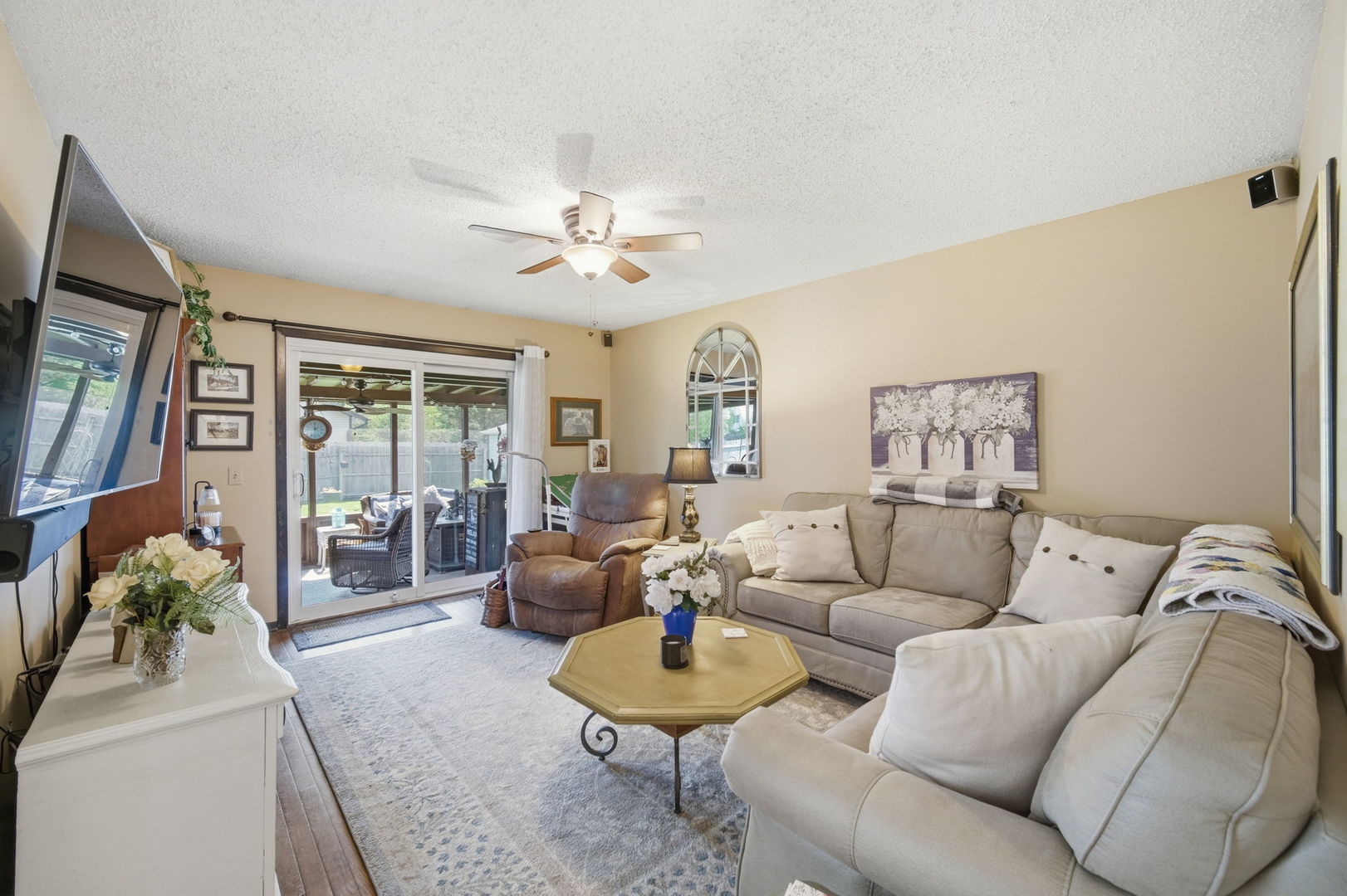 2S631 Angeline Court, Warrenville, IL 60555