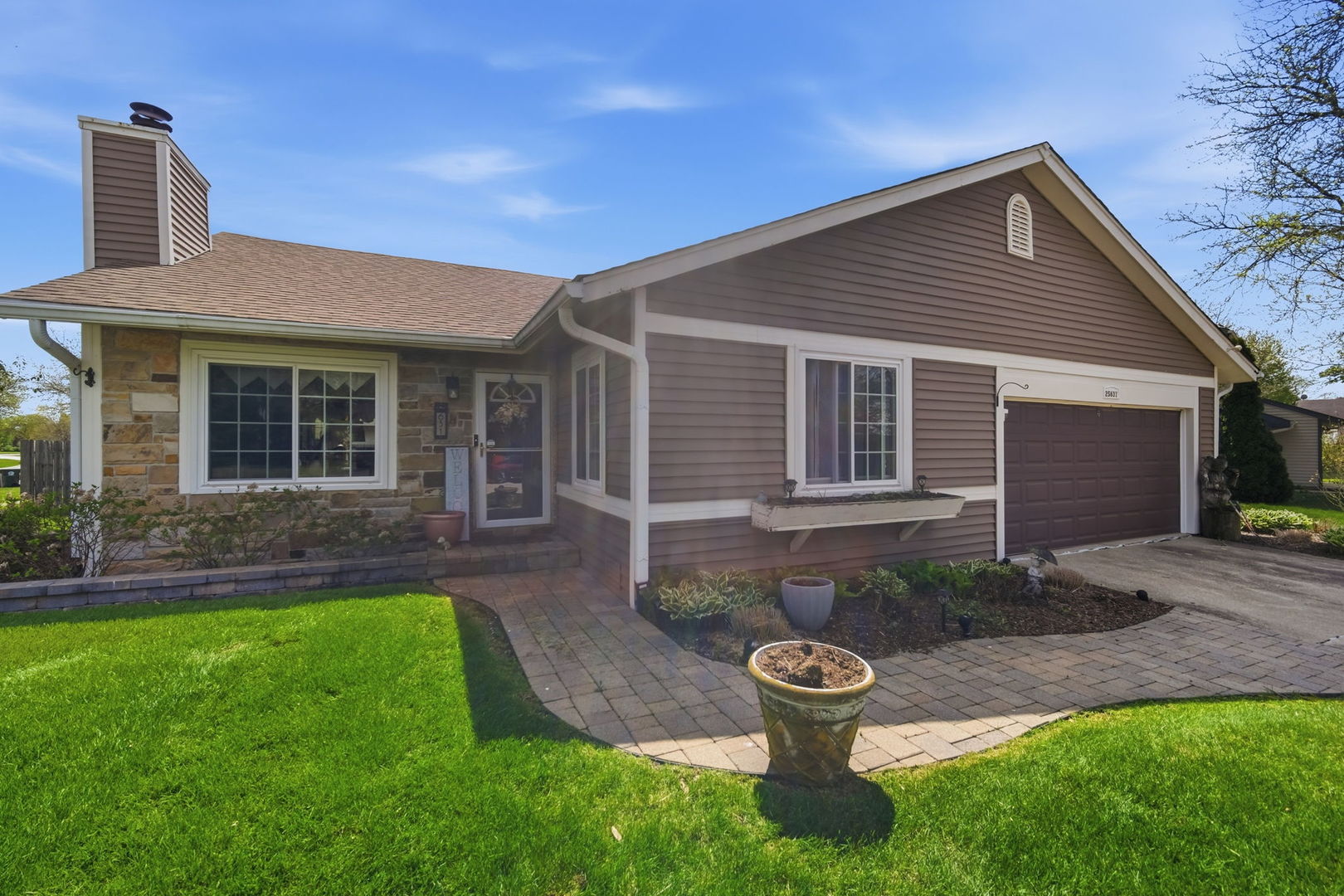 2S631 Angeline Court, Warrenville, IL 60555