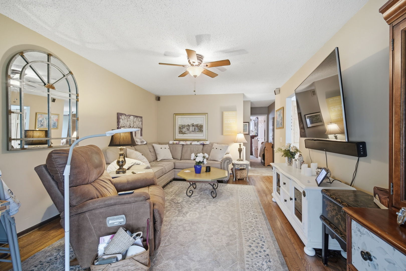 2S631 Angeline Court, Warrenville, IL 60555