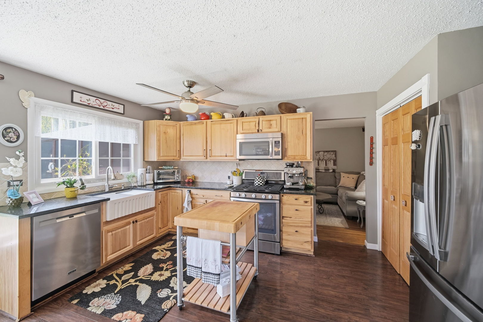 2S631 Angeline Court, Warrenville, IL 60555