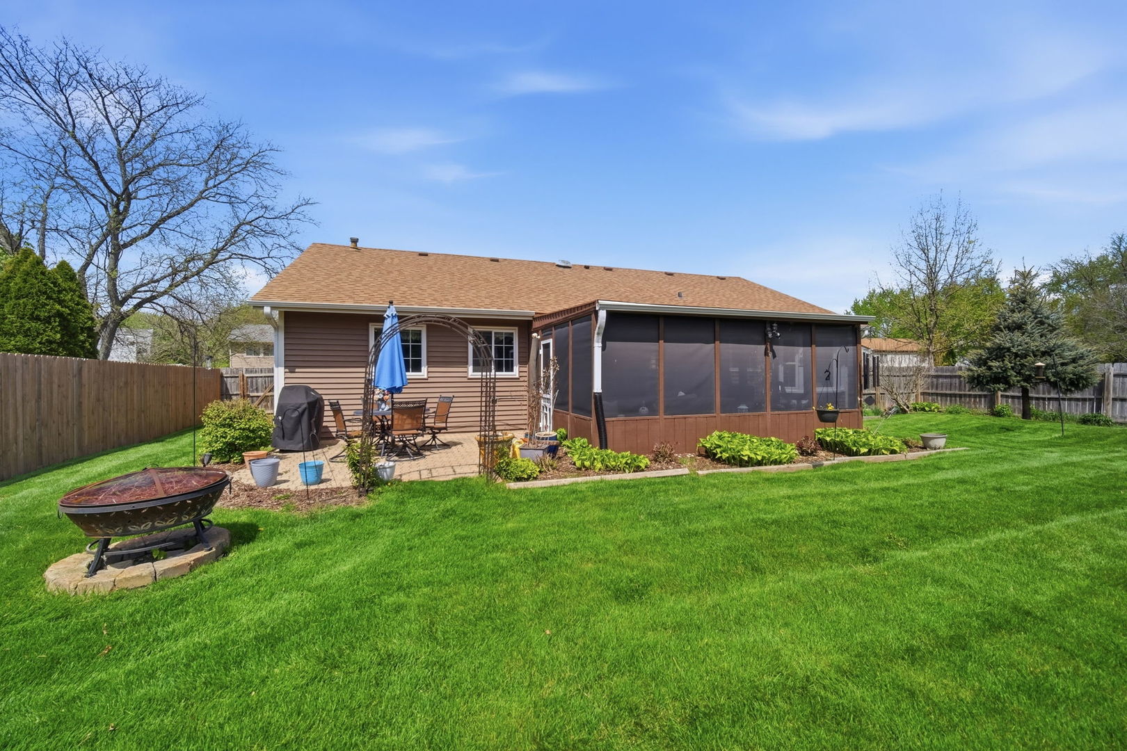 2S631 Angeline Court, Warrenville, IL 60555