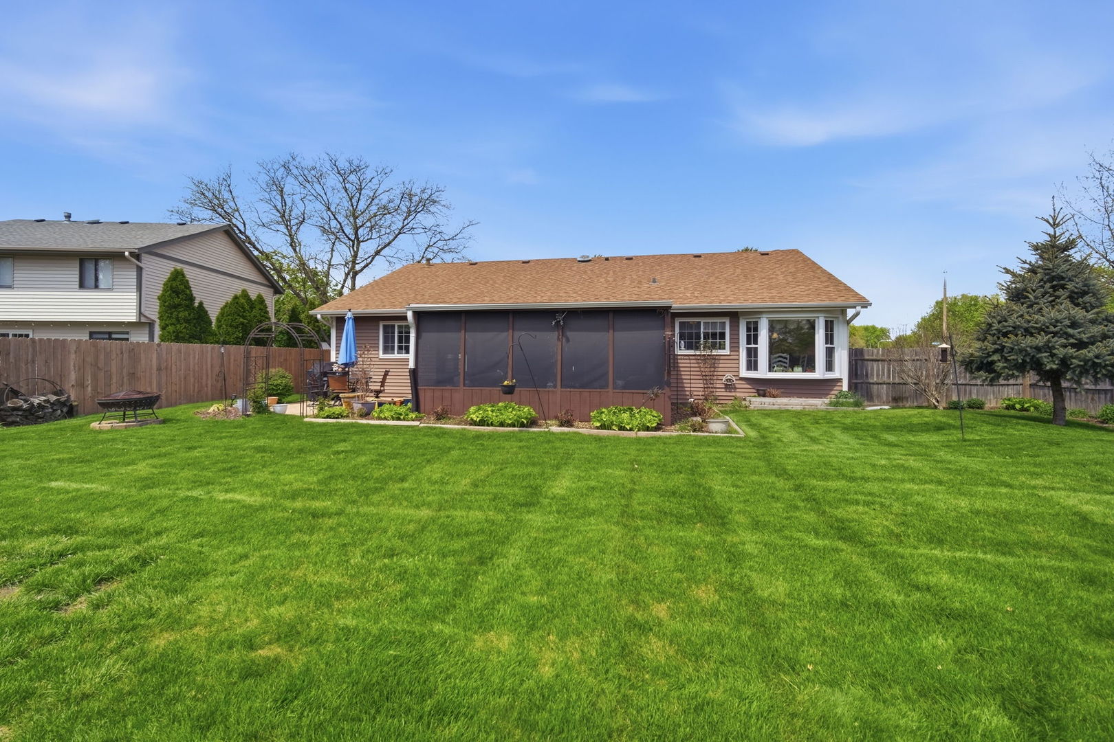 2S631 Angeline Court, Warrenville, IL 60555