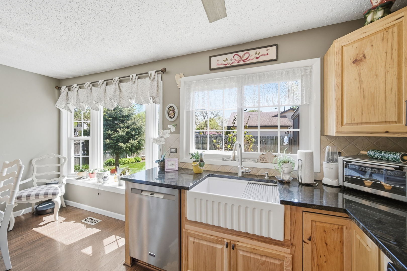 2S631 Angeline Court, Warrenville, IL 60555