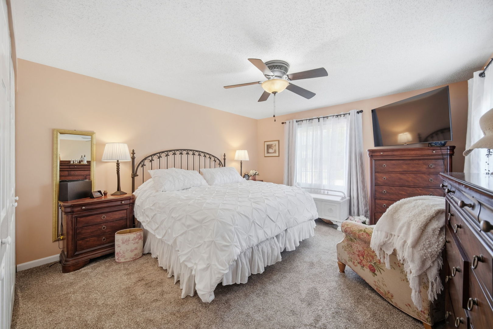 2S631 Angeline Court, Warrenville, IL 60555