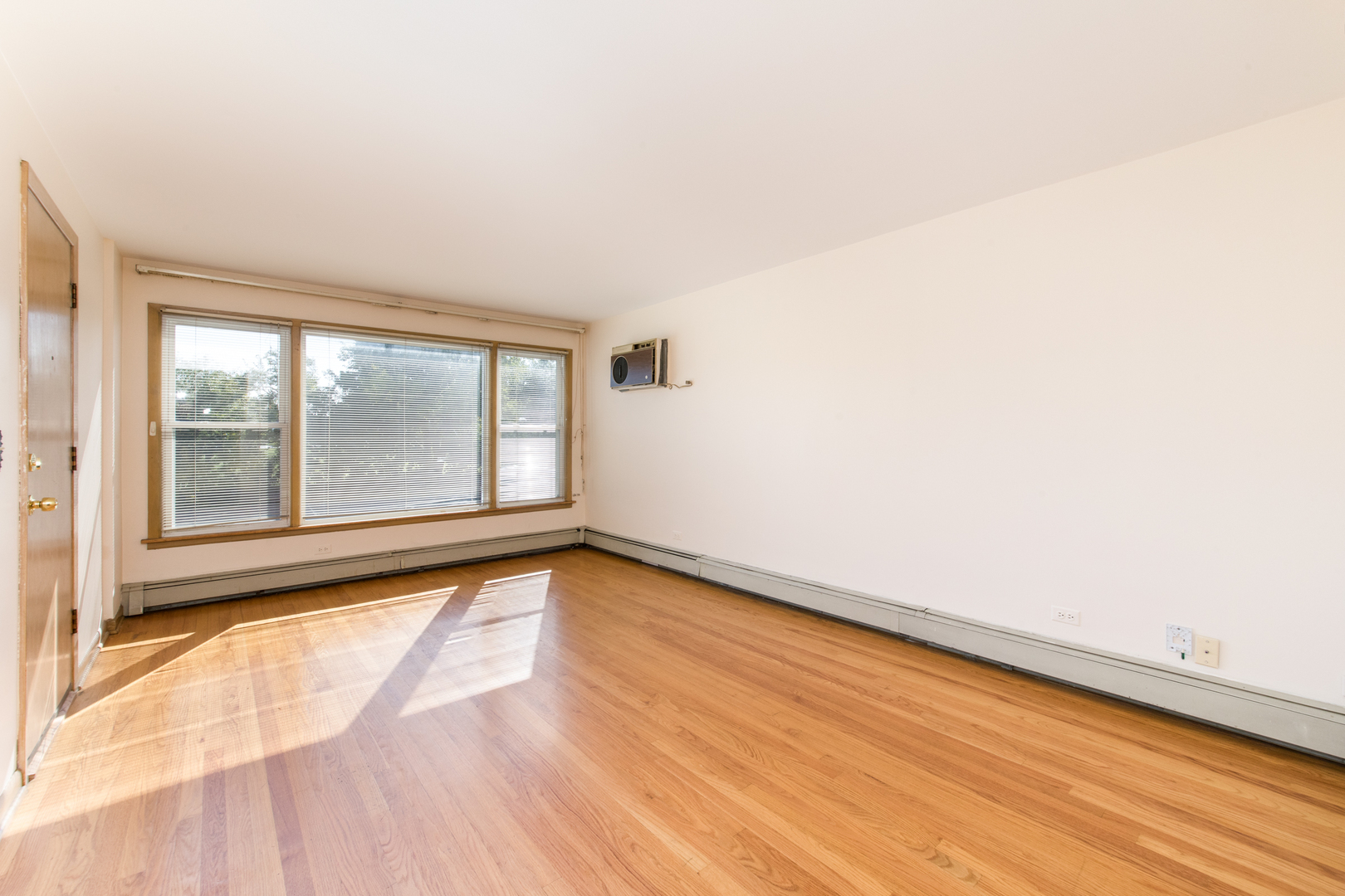 6640 W Gunnison Street #2, Harwood Heights, IL 60706