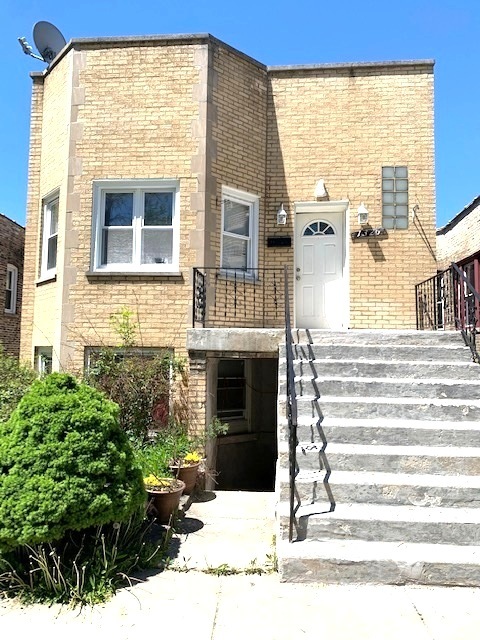 1326 S 59th Avenue, Cicero, IL 60804