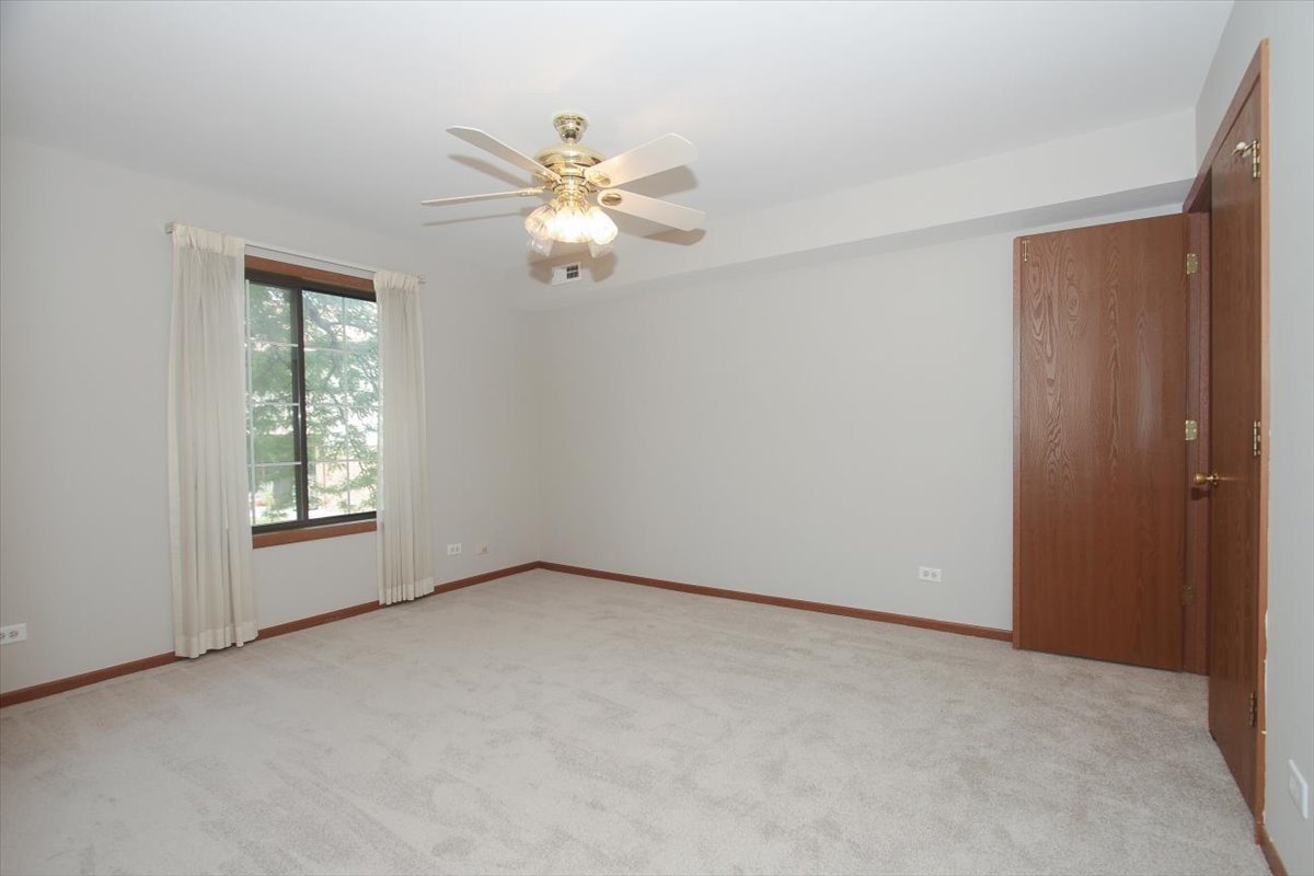 1611 W Partridge Court #8, Arlington Heights, IL 60004