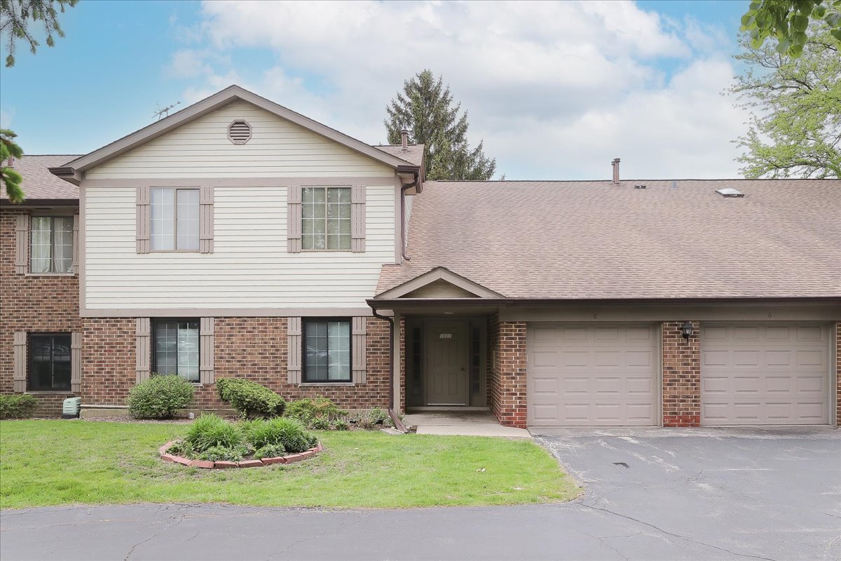 1611 W Partridge Court #8, Arlington Heights, IL 60004