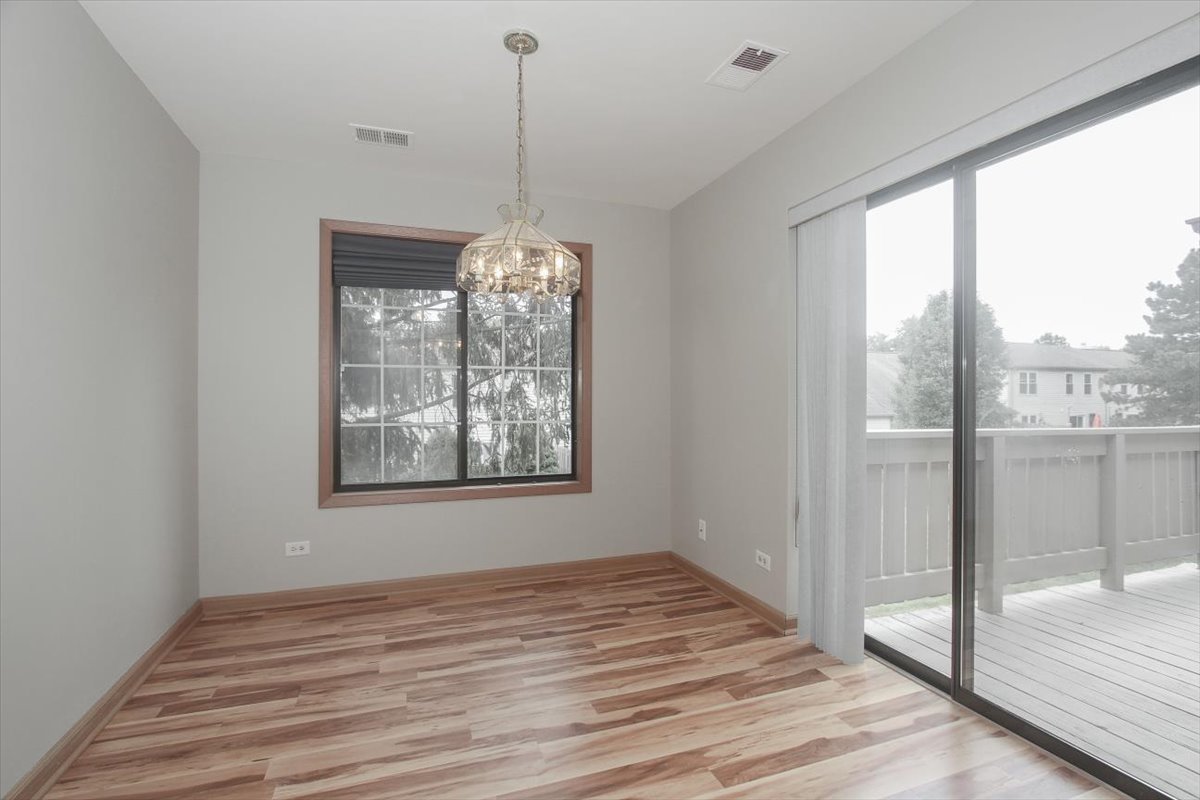 1611 W Partridge Court #8, Arlington Heights, IL 60004