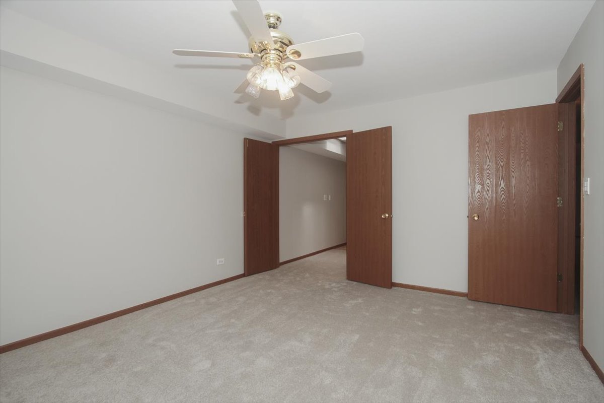 1611 W Partridge Court #8, Arlington Heights, IL 60004
