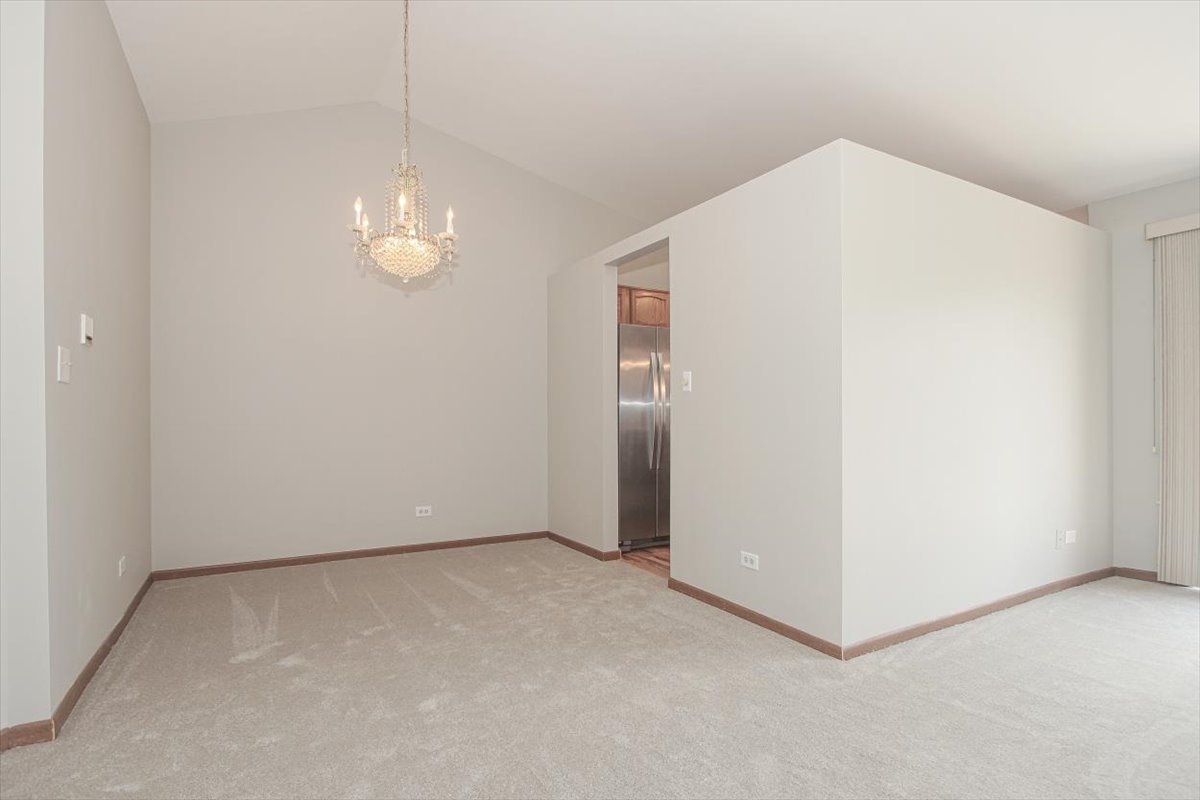 1611 W Partridge Court #8, Arlington Heights, IL 60004