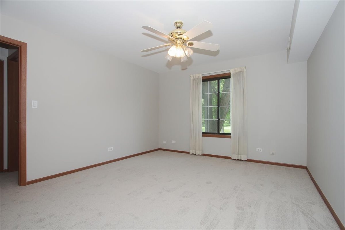 1611 W Partridge Court #8, Arlington Heights, IL 60004