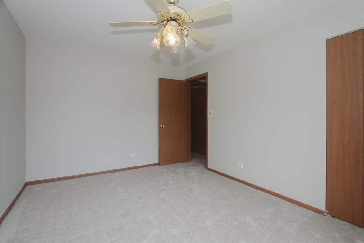 1611 W Partridge Court #8, Arlington Heights, IL 60004
