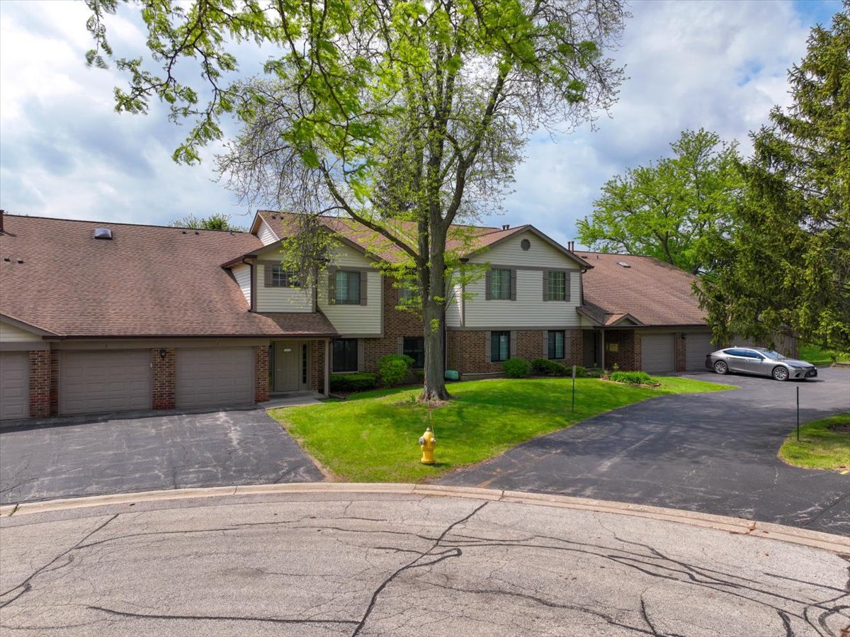 1611 W Partridge Court #8, Arlington Heights, IL 60004