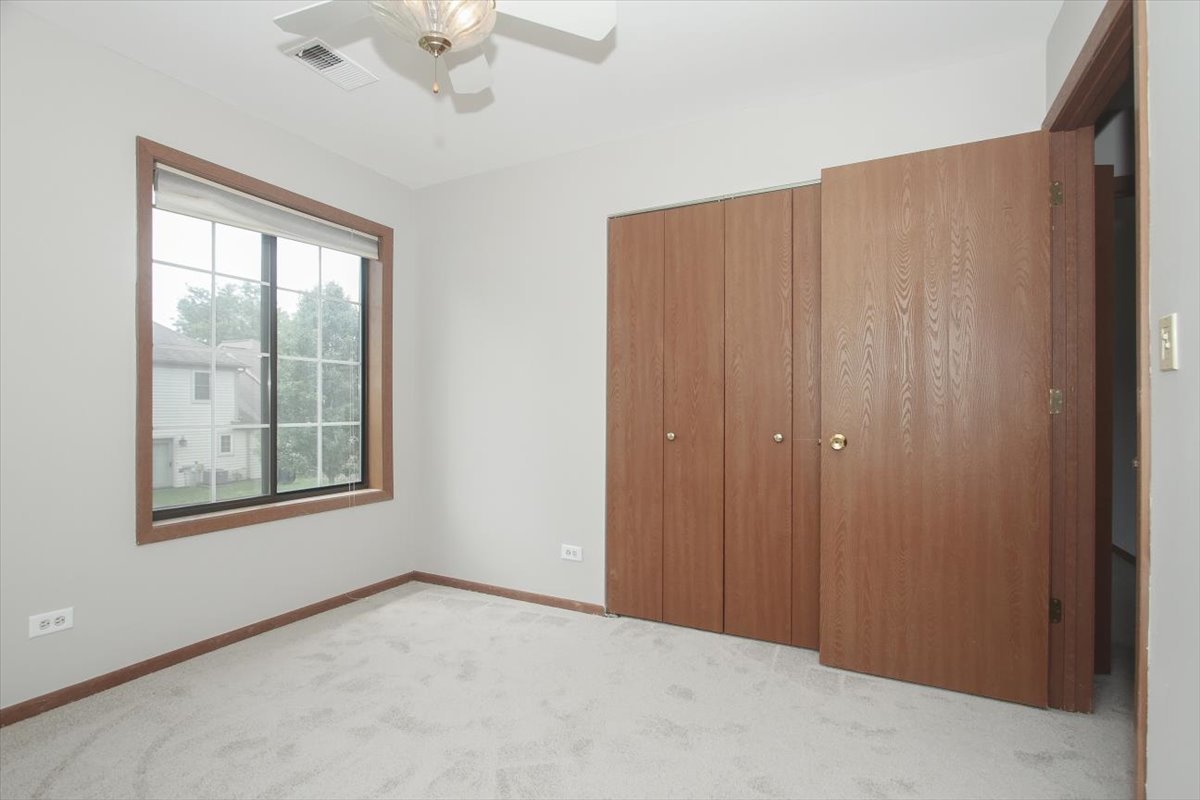 1611 W Partridge Court #8, Arlington Heights, IL 60004