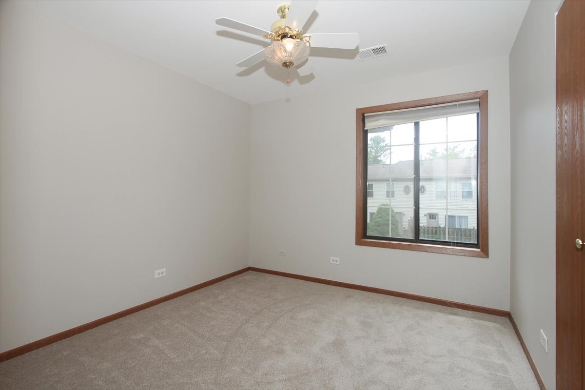 1611 W Partridge Court #8, Arlington Heights, IL 60004