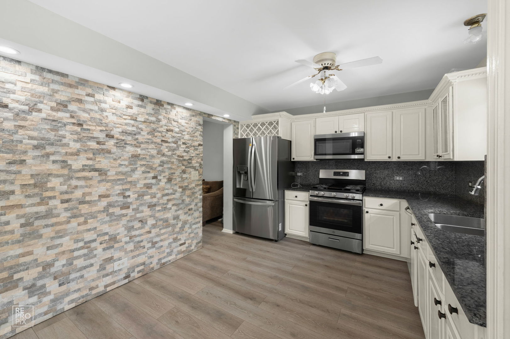 1745 N Frolic Avenue, Waukegan, IL 60085
