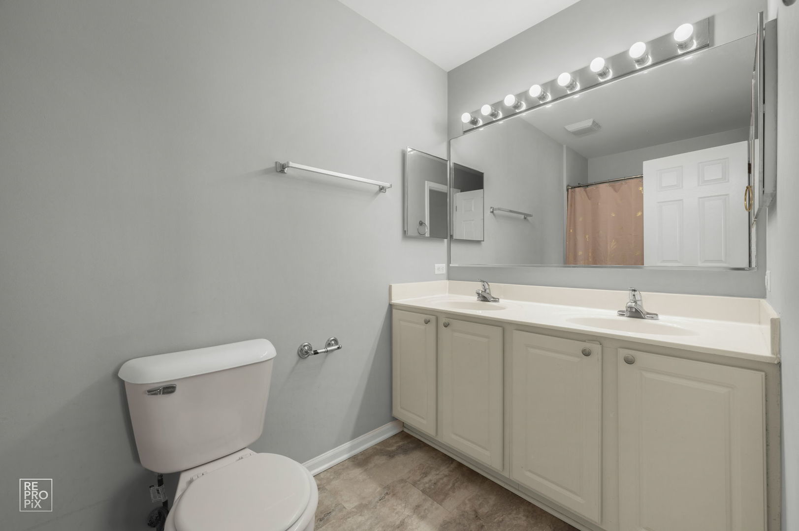 1745 N Frolic Avenue, Waukegan, IL 60085