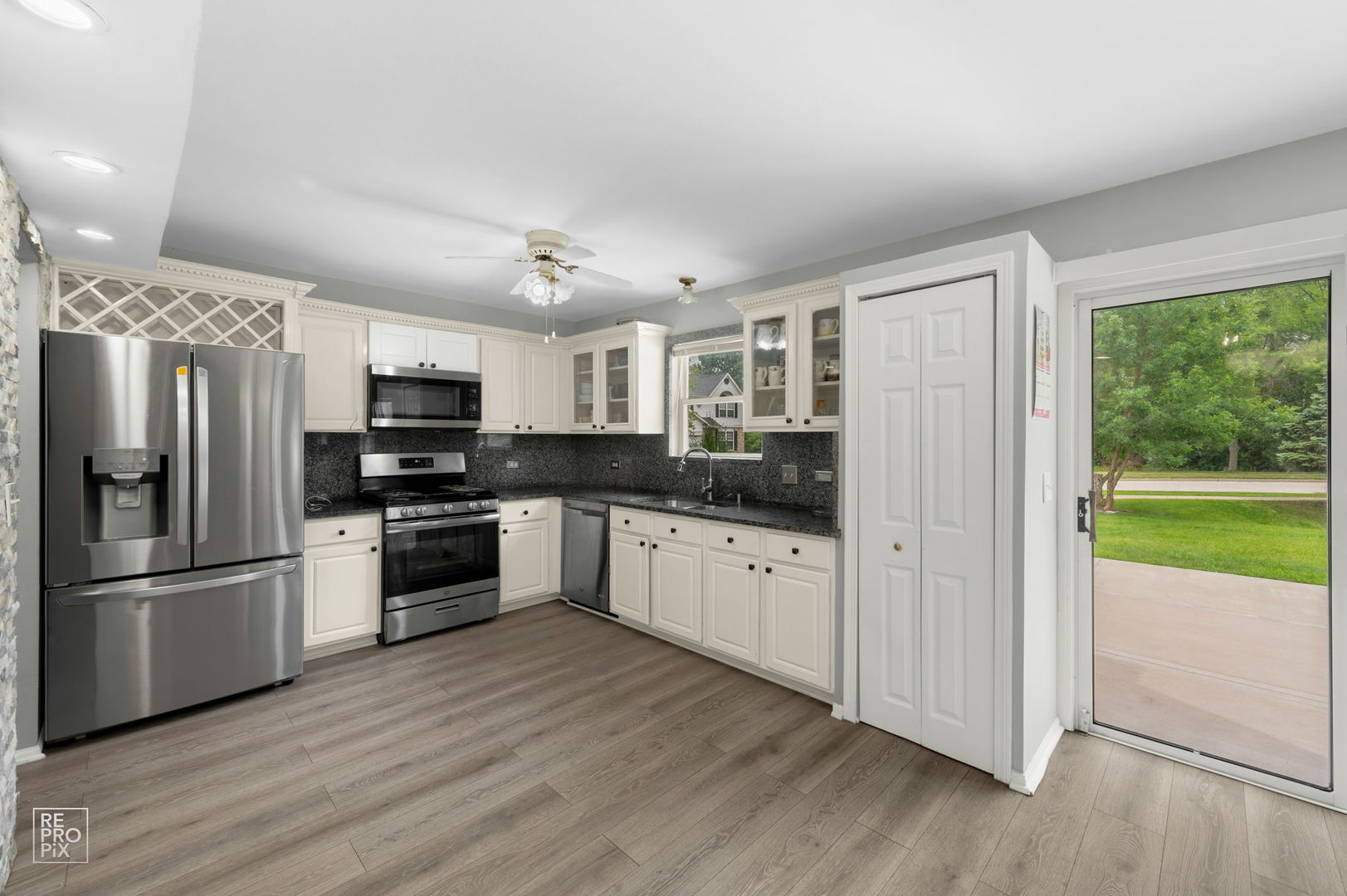 1745 N Frolic Avenue, Waukegan, IL 60085