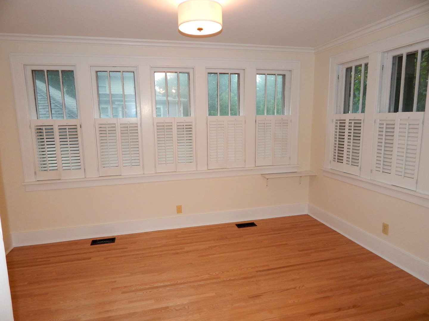 116 E Madison Avenue, Wheaton, IL 60187