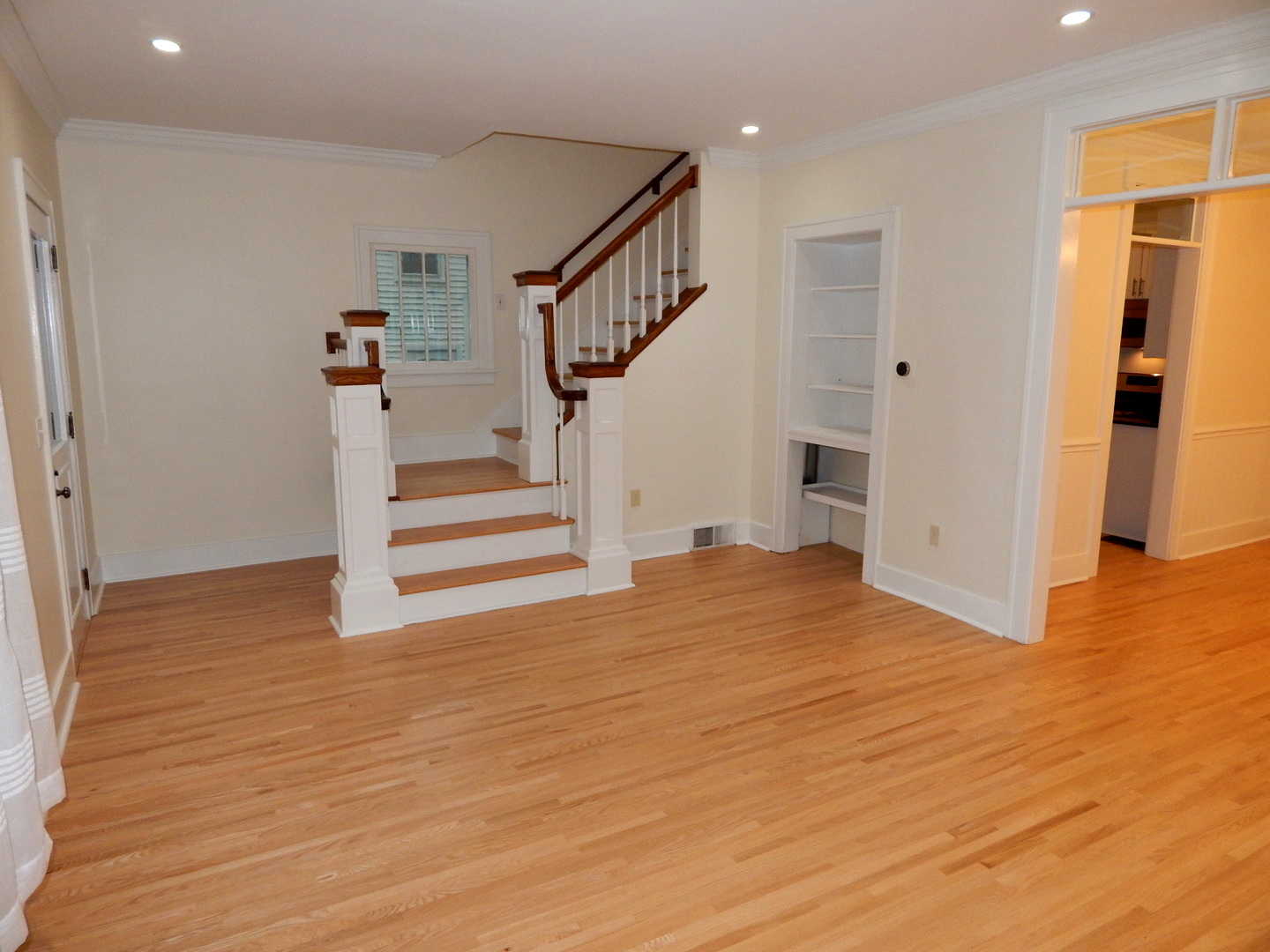 116 E Madison Avenue, Wheaton, IL 60187