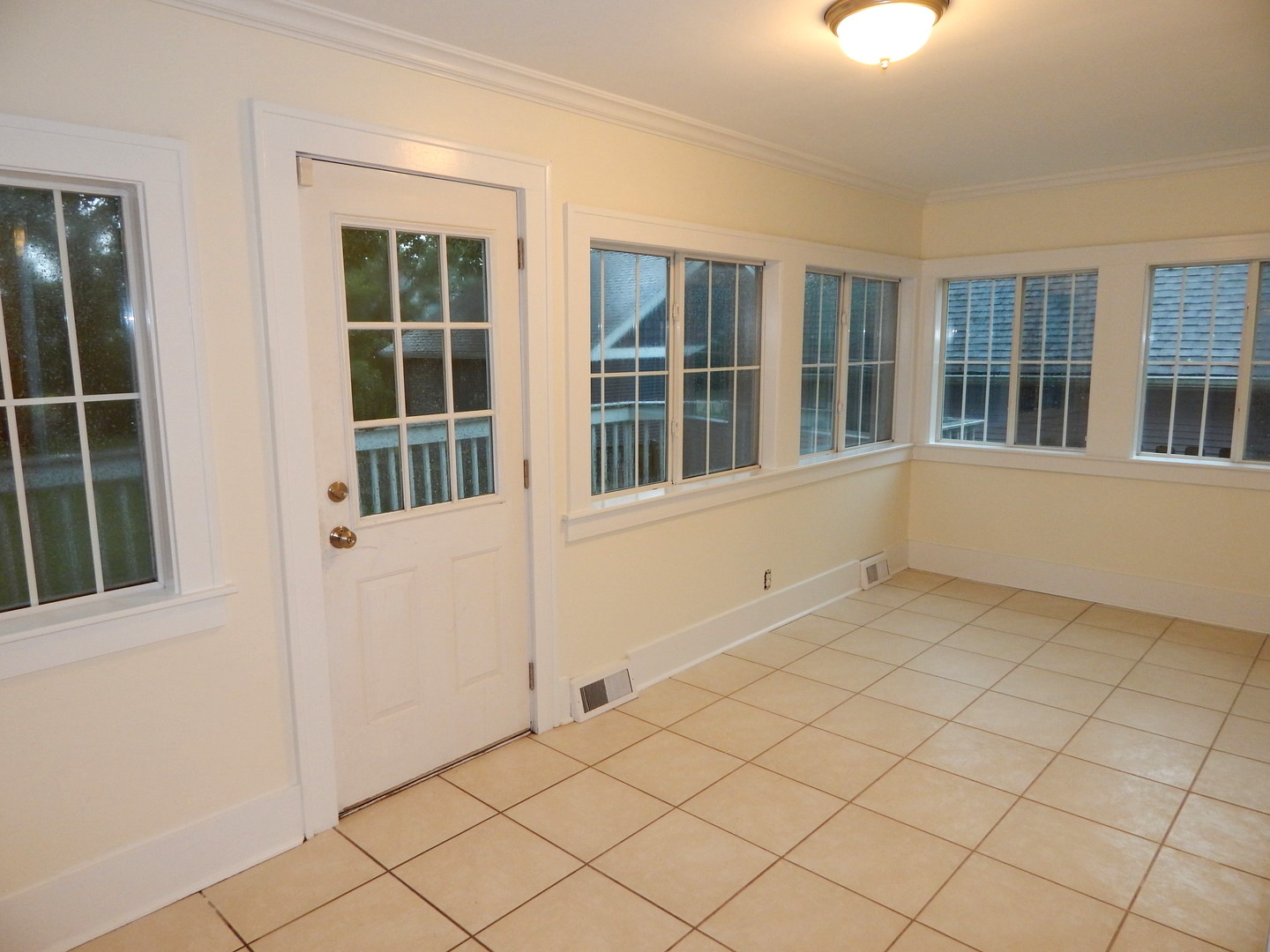 116 E Madison Avenue, Wheaton, IL 60187