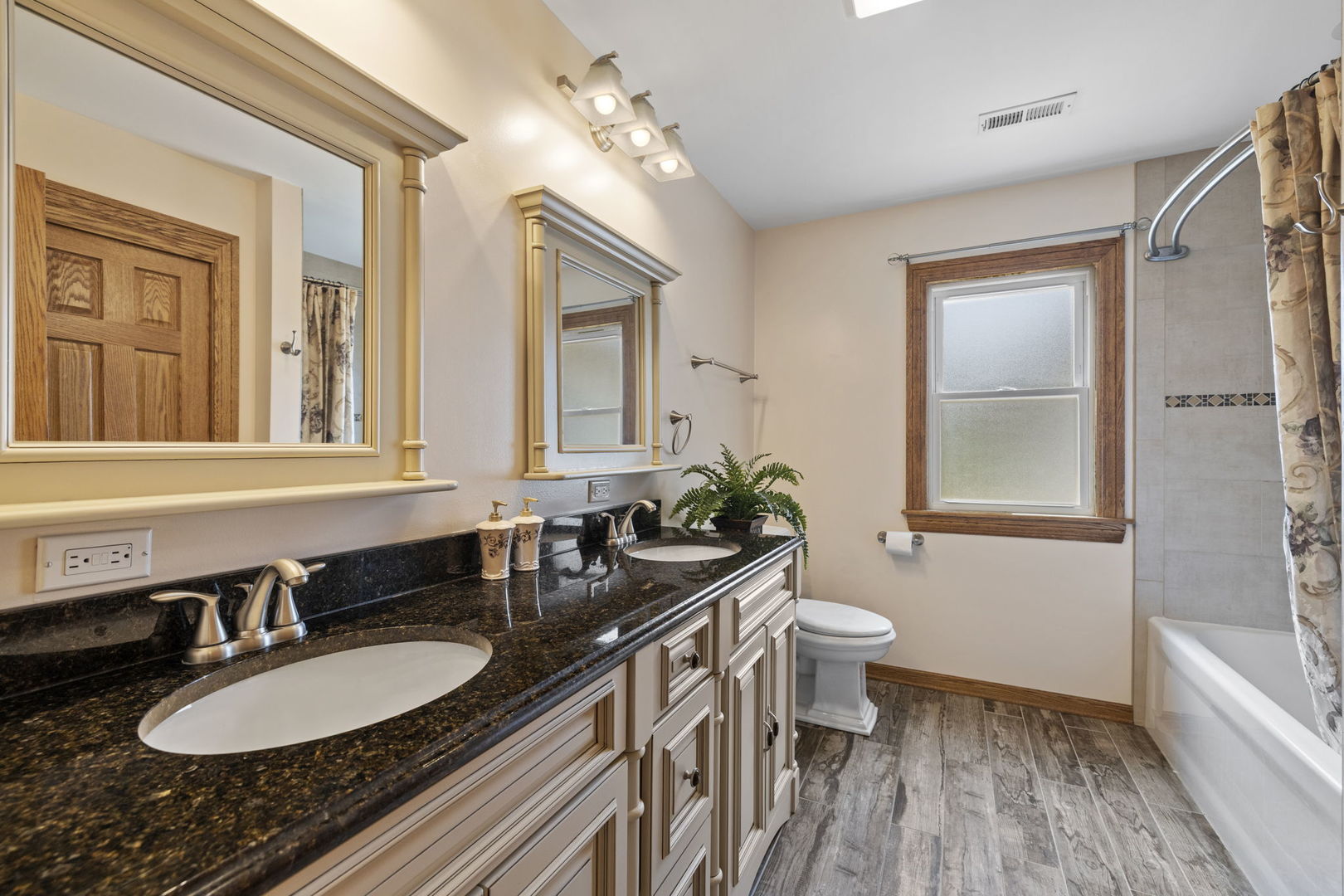 6759 W 91st Street, Oak Lawn, IL 60453