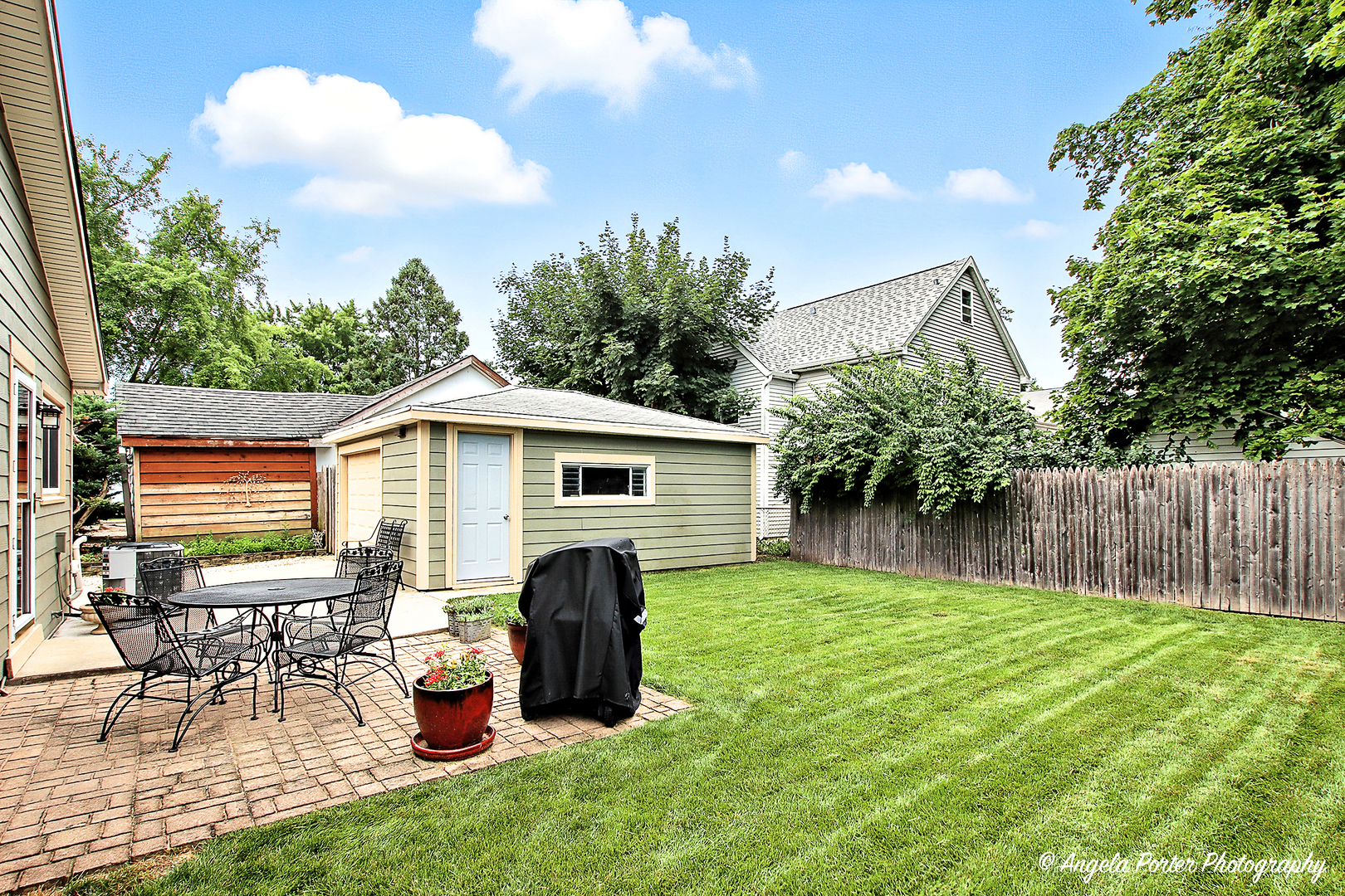828 Ridge Avenue, Mundelein, IL 60060