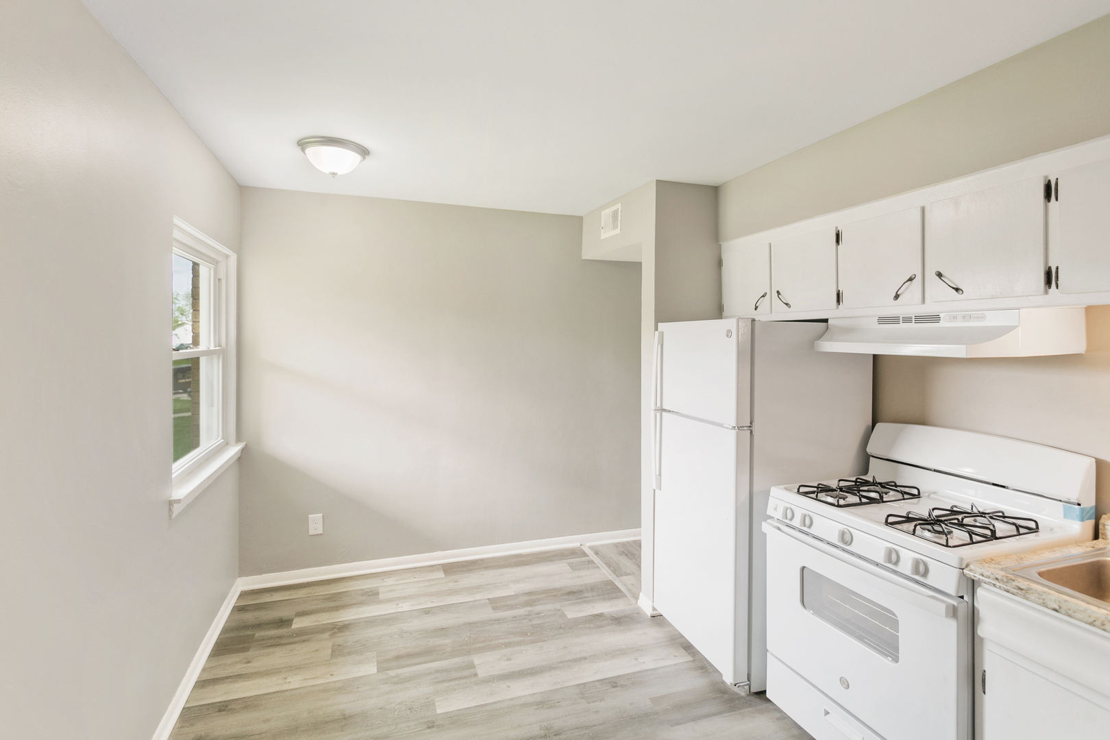 1021 Tollview Avenue #12, Aurora, IL 60505