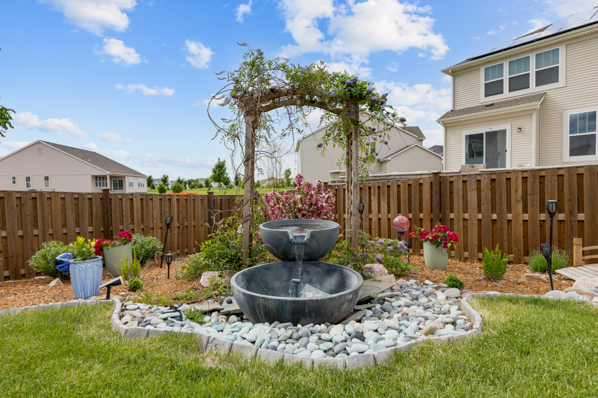 25500 W Rocky Creek Road, Plainfield, IL 60586