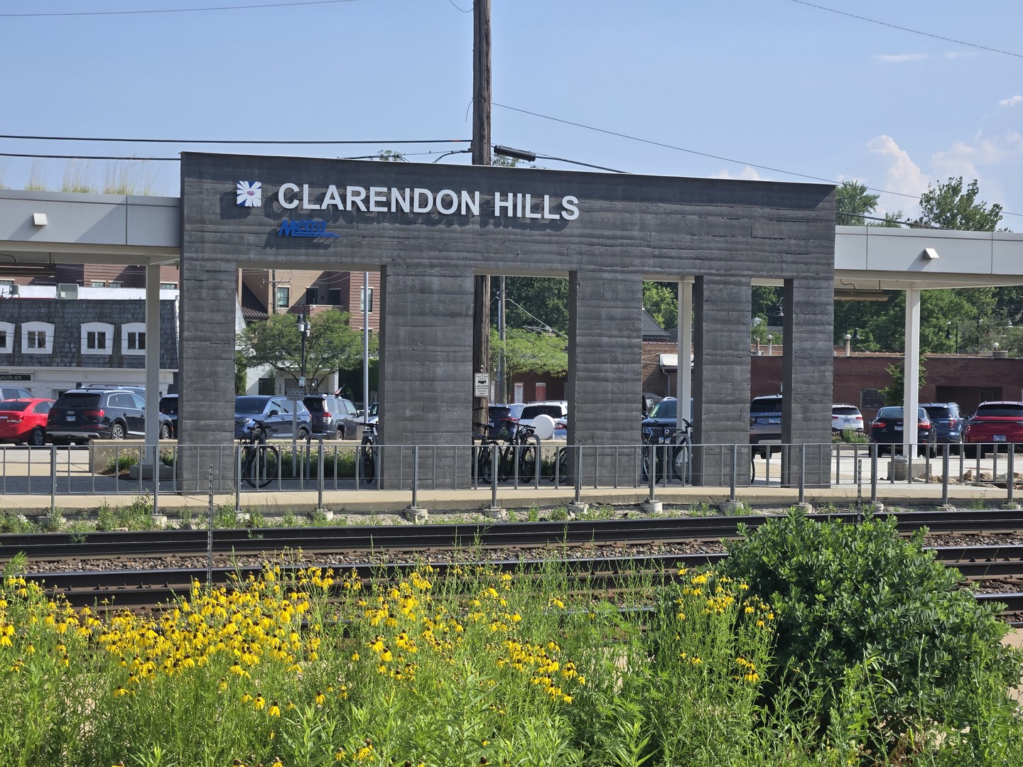 152 Burlington Avenue, Clarendon Hills, IL 60514