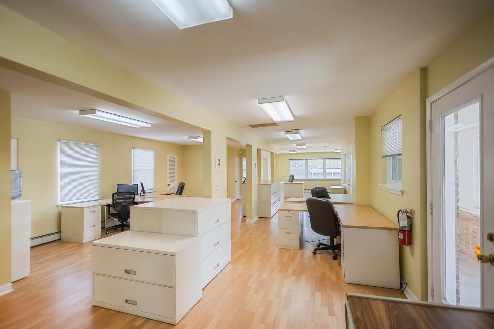 152 Burlington Avenue, Clarendon Hills, IL 60514