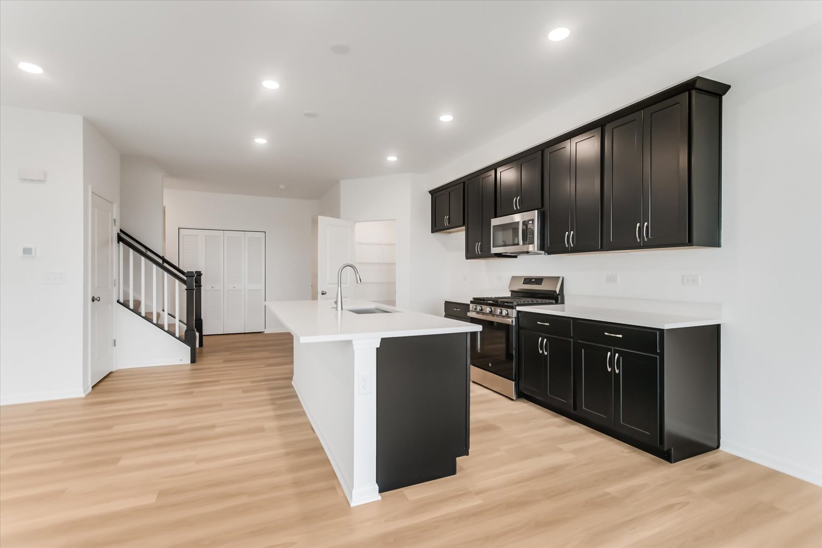 1850 Fulton Street, Woodridge, IL 60517